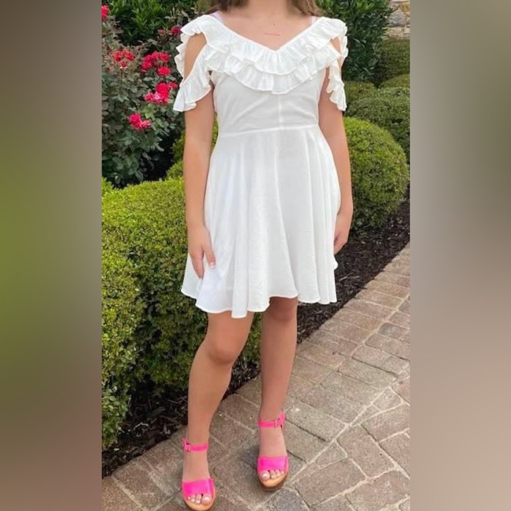 White Size Small lined dress. Like new.